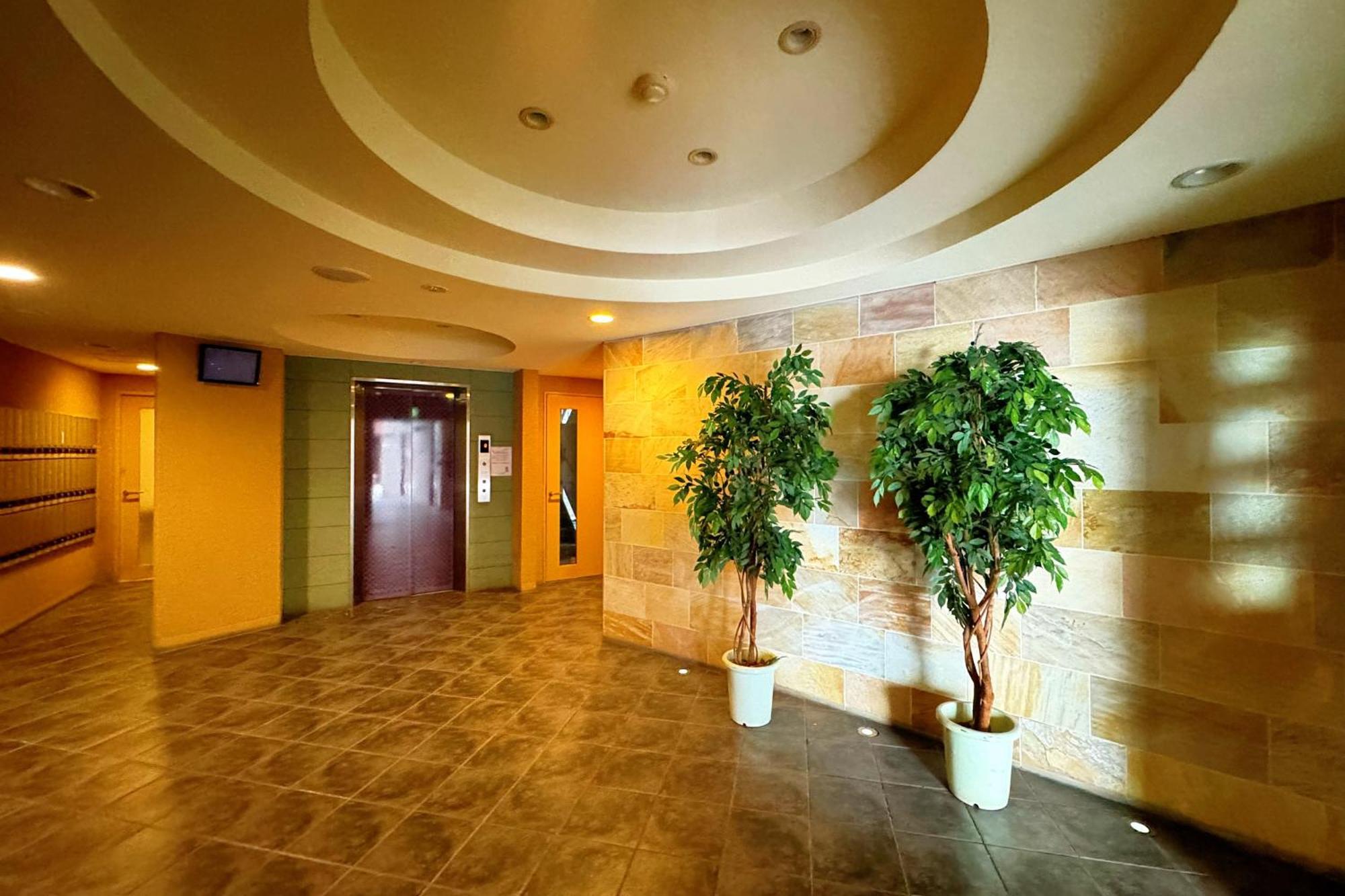 Apartamento クリスタルコート難波 Osaka Exterior foto