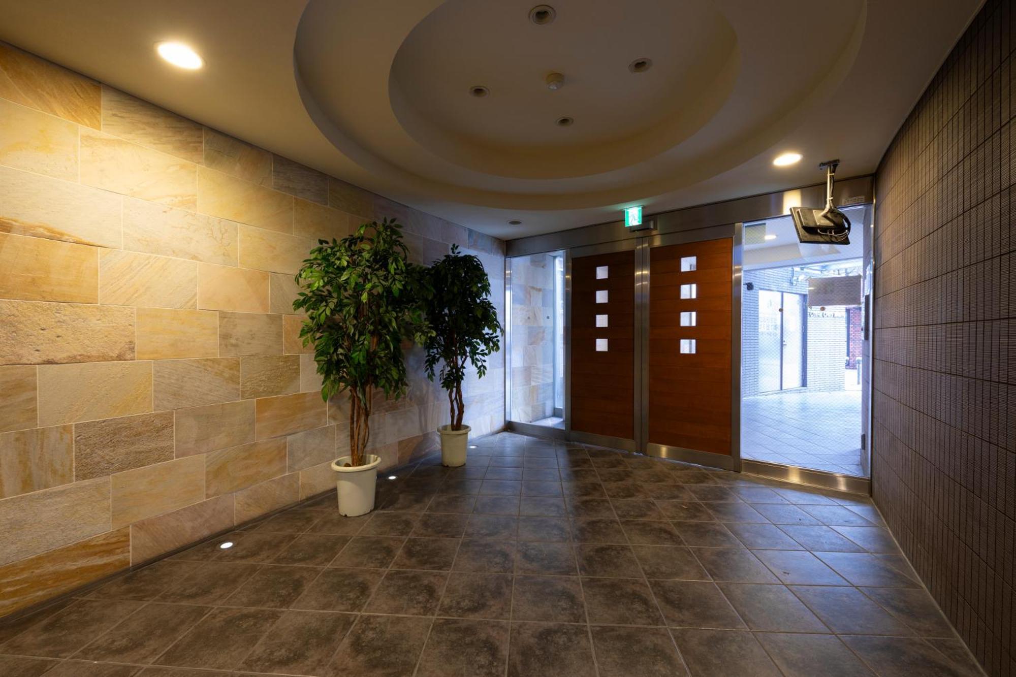 Apartamento クリスタルコート難波 Osaka Exterior foto